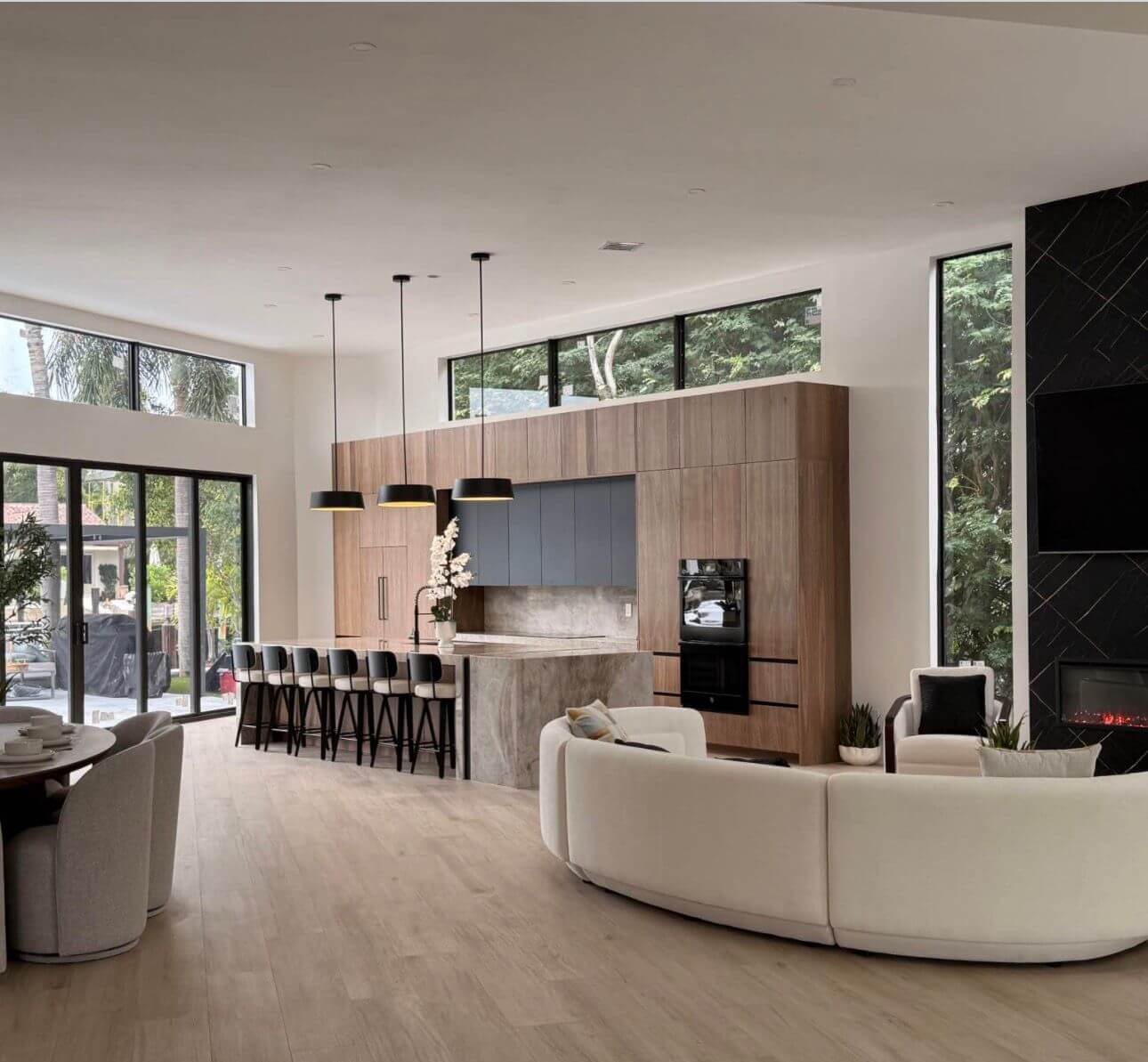 Construction with interior perspective